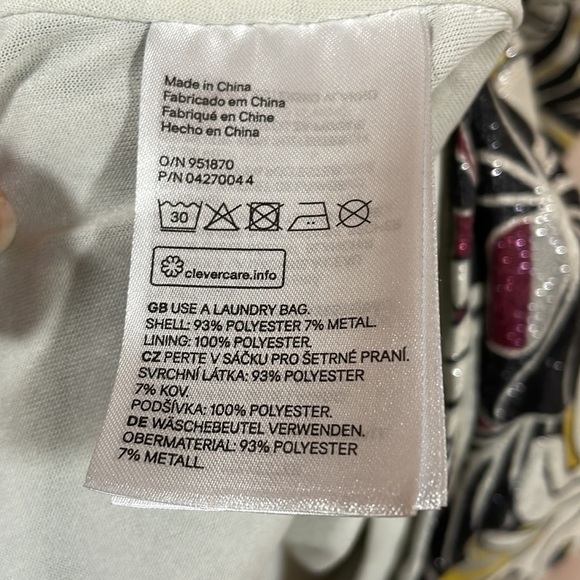 🤩3 for $30 Bundle Deal🤩
H&M metallic cutout dress - Picture 9 of 9